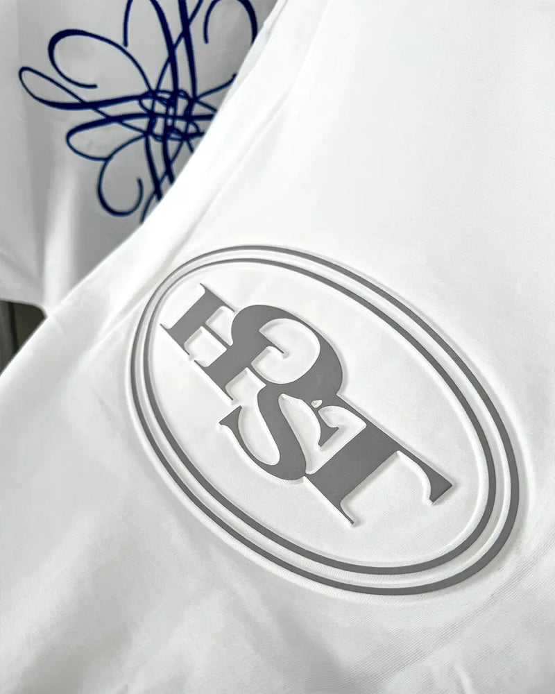 EMBOSS METALLIC LOGO TEE WHITE